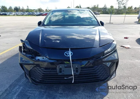 2025 Toyota Camry Le z USA, uszkodzony, nr VIN 4T1DAACKXSU500935